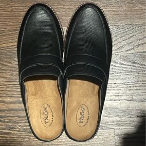 Taos Black slip on loafer new condition with box womens sz8.5M